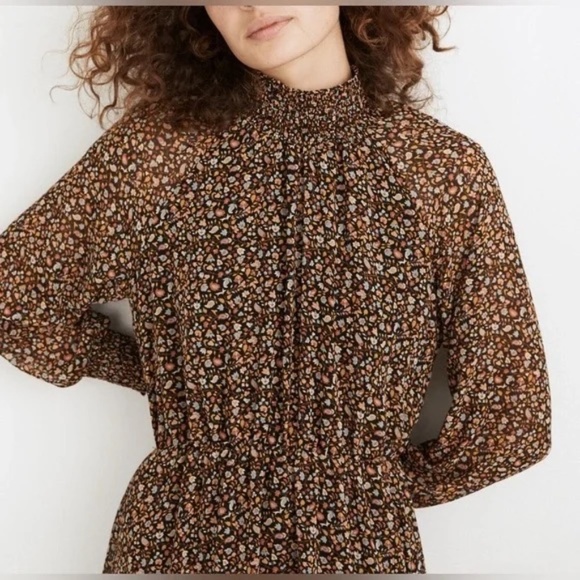 MADEWELL (Re)sourced Georgette Smocked-Neck Midi Dress in Folktale Paisley - Picture 4 of 8